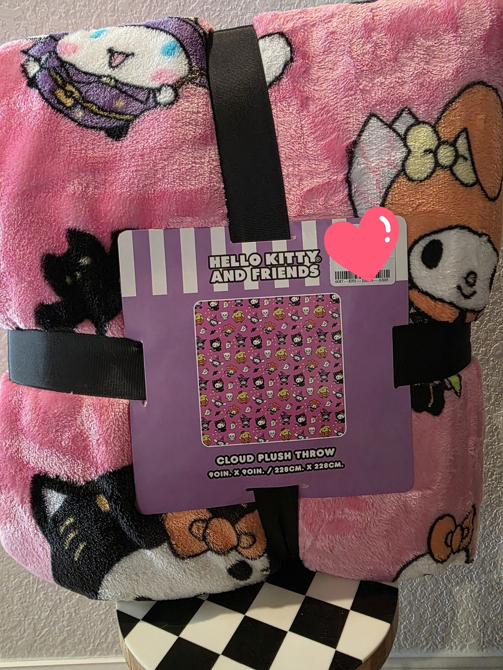 NWT Hello Kitty and Friends Halloween "Friendly Fright" Throw - Queen